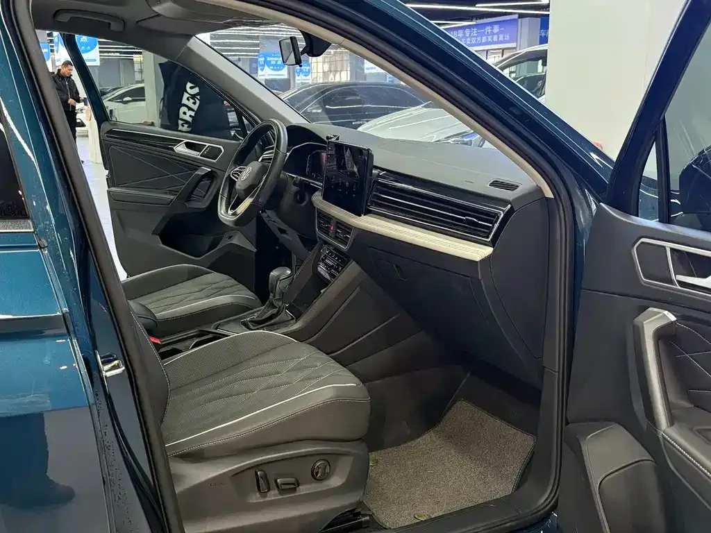 Volkswagen Tiguan L 2022 из CN, фото 6