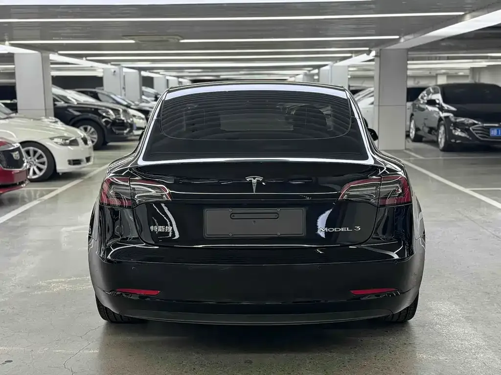 Tesla Model 3 — фото 8