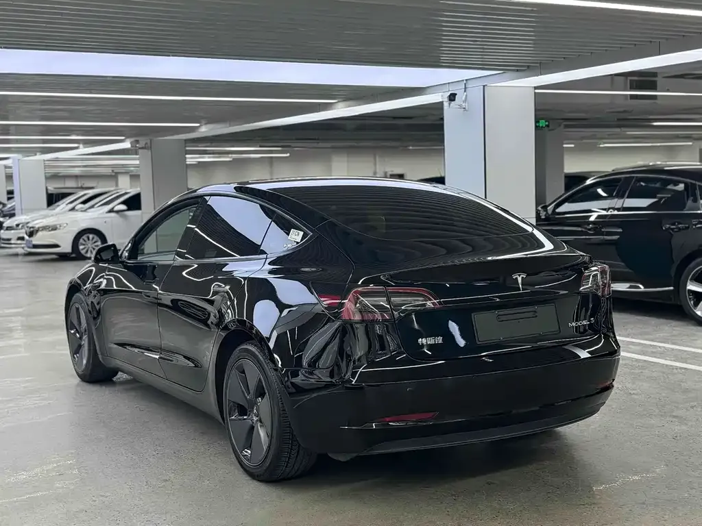 Tesla Model 3 — фото 4