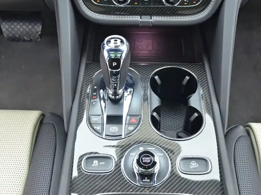 Bentley Bentayga PHEV 2024 из CN, фото 10