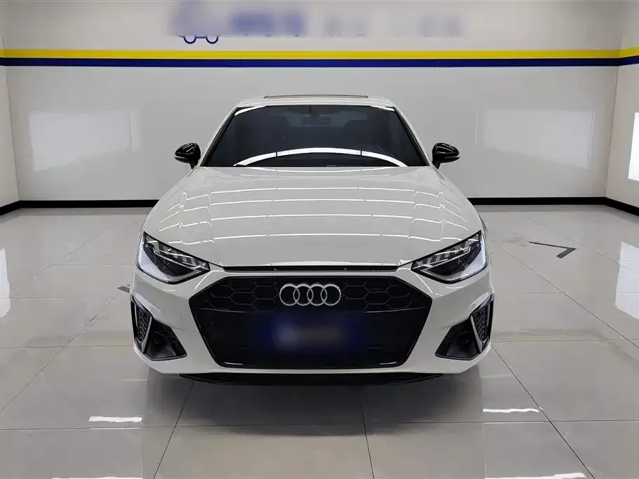 Audi A4L 2023 из CN, фото 10