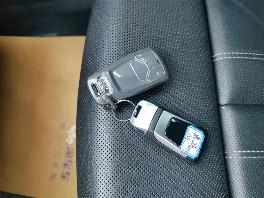 Audi A4L 2023 из CN, фото 7