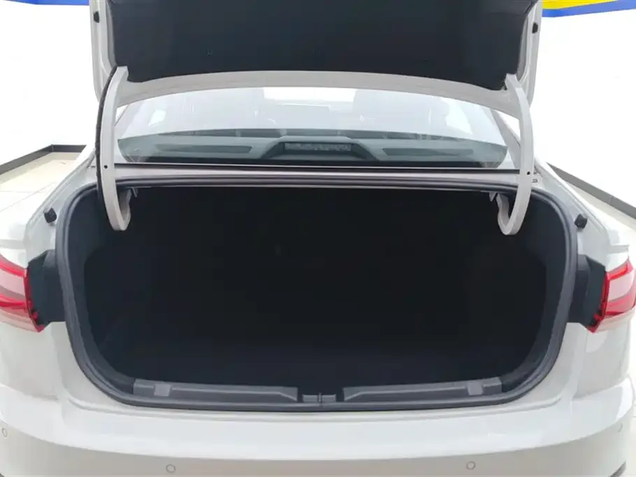 Volkswagen Bora 2024 из CN, фото 7