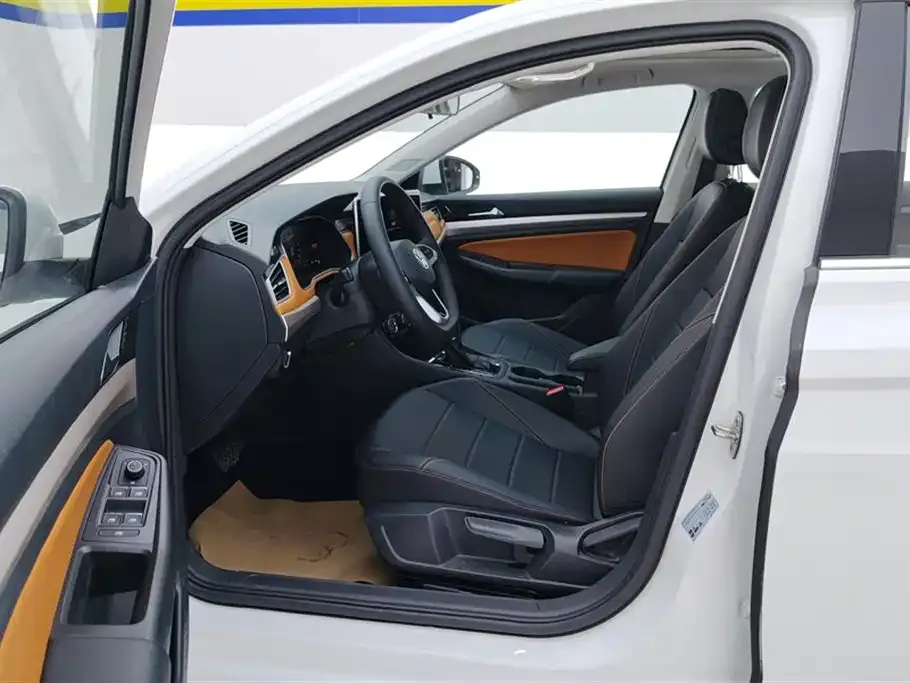Volkswagen Bora 2024 из CN, фото 6