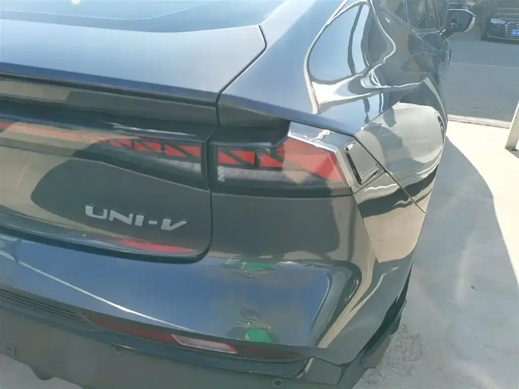 Changan UNI-V 2024 из CN, фото 2