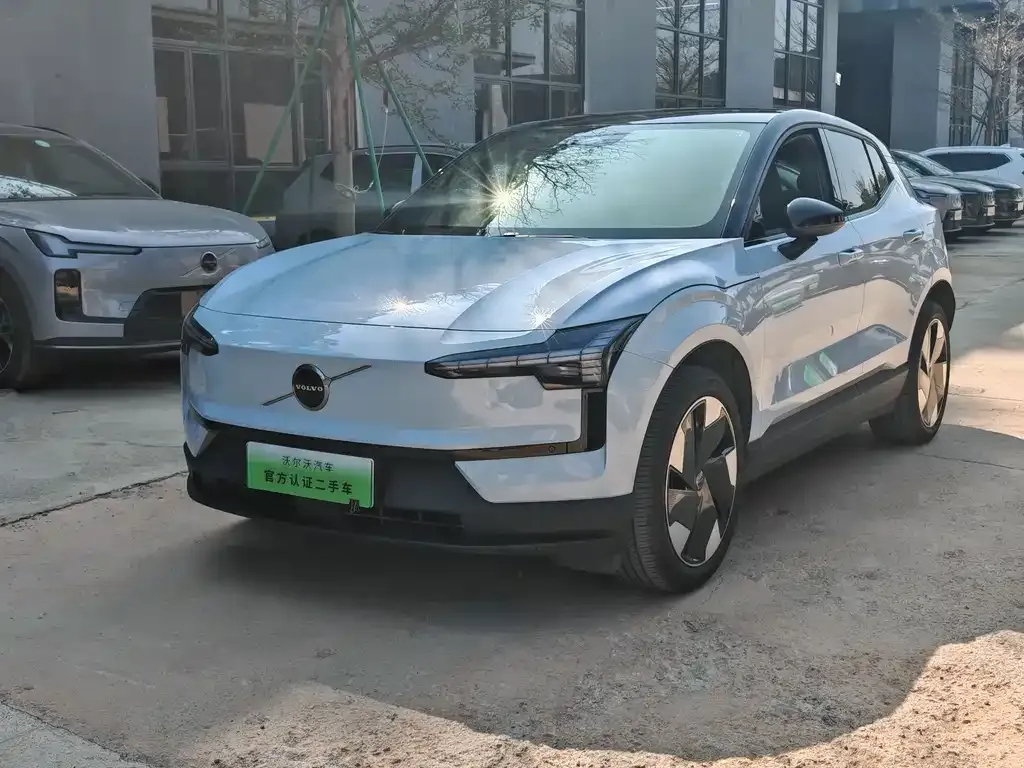 Volvo EX30 2025 из CN, фото 1