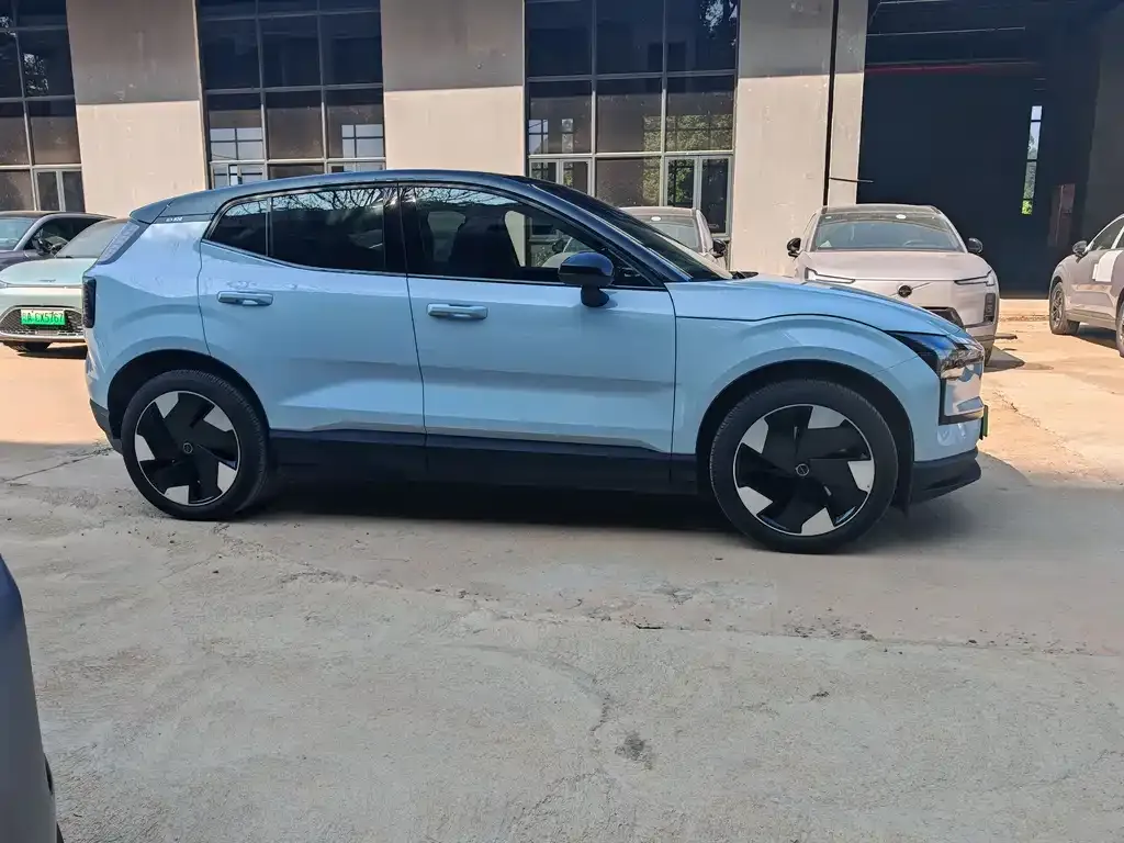 Volvo EX30 2025 из CN, фото 10