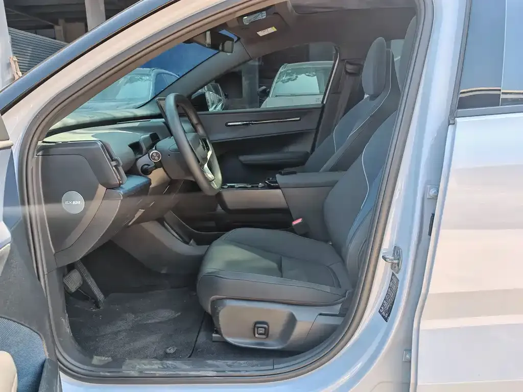 Volvo EX30 2025 из CN, фото 7
