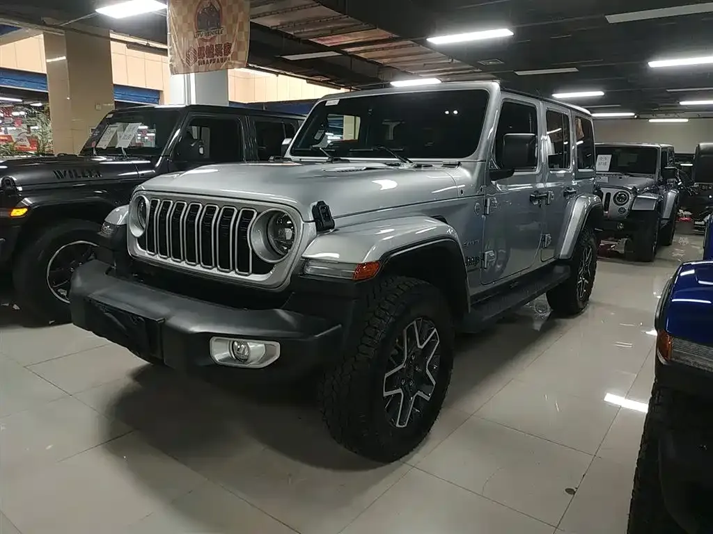 Jeep Wrangler 2024 из CN, фото 1