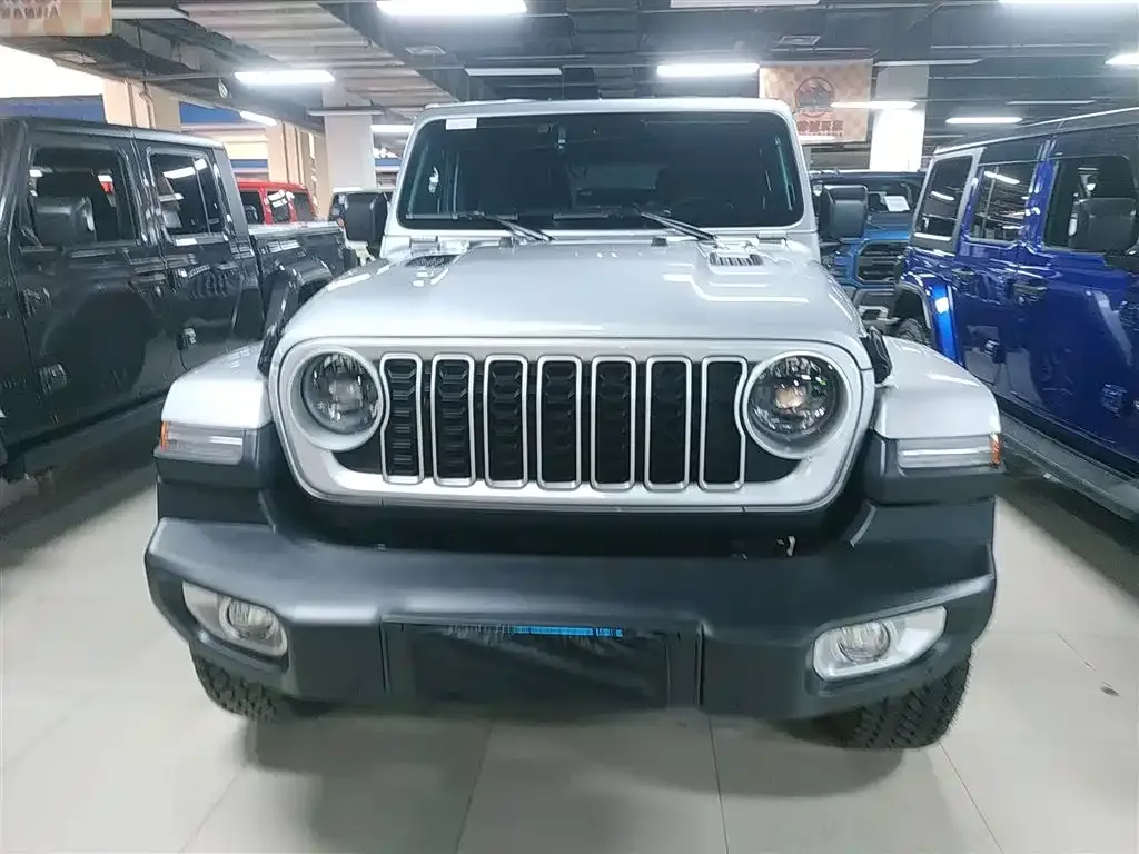 Jeep Wrangler 2024 из CN, фото 9