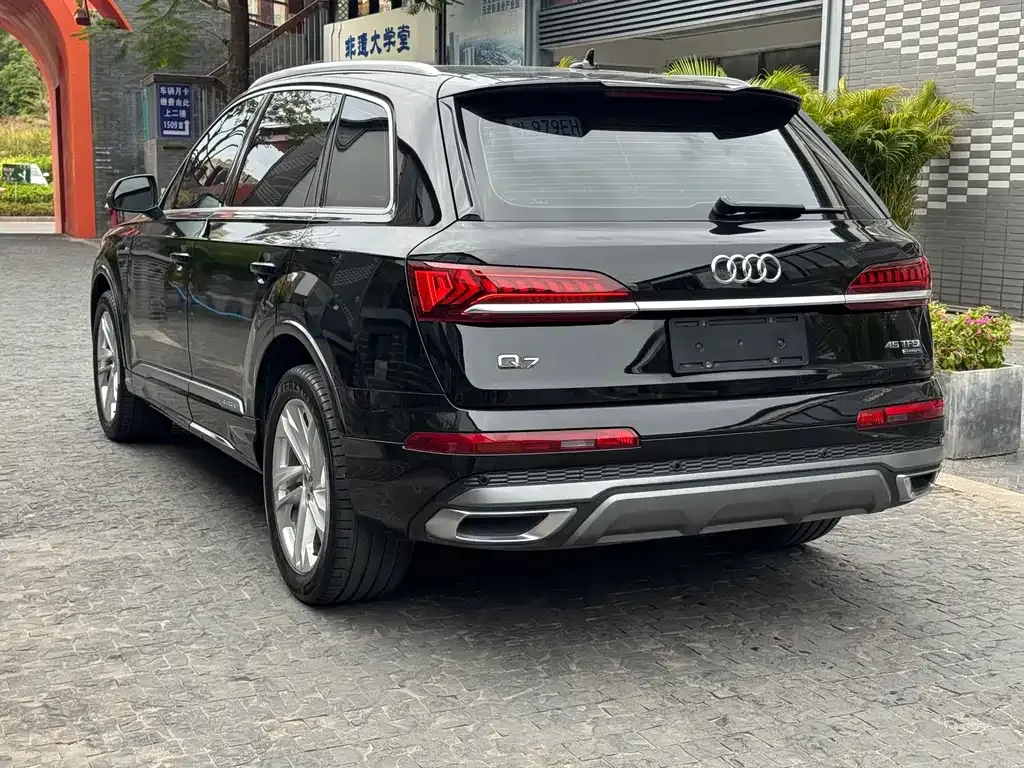 Audi Q7 — фото 4