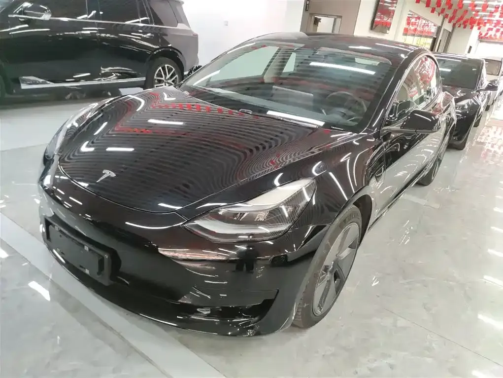 Tesla Model 3 — фото 3