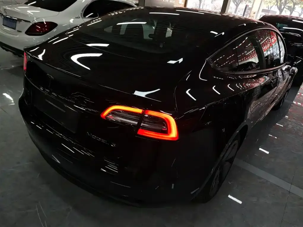Tesla Model 3 — фото 4
