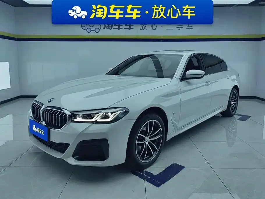 BMW 5 Series 2023 из CN, фото 1