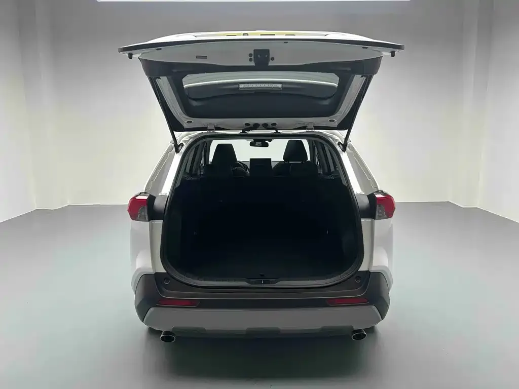 Toyota RAV4 2021 из CN, фото 2