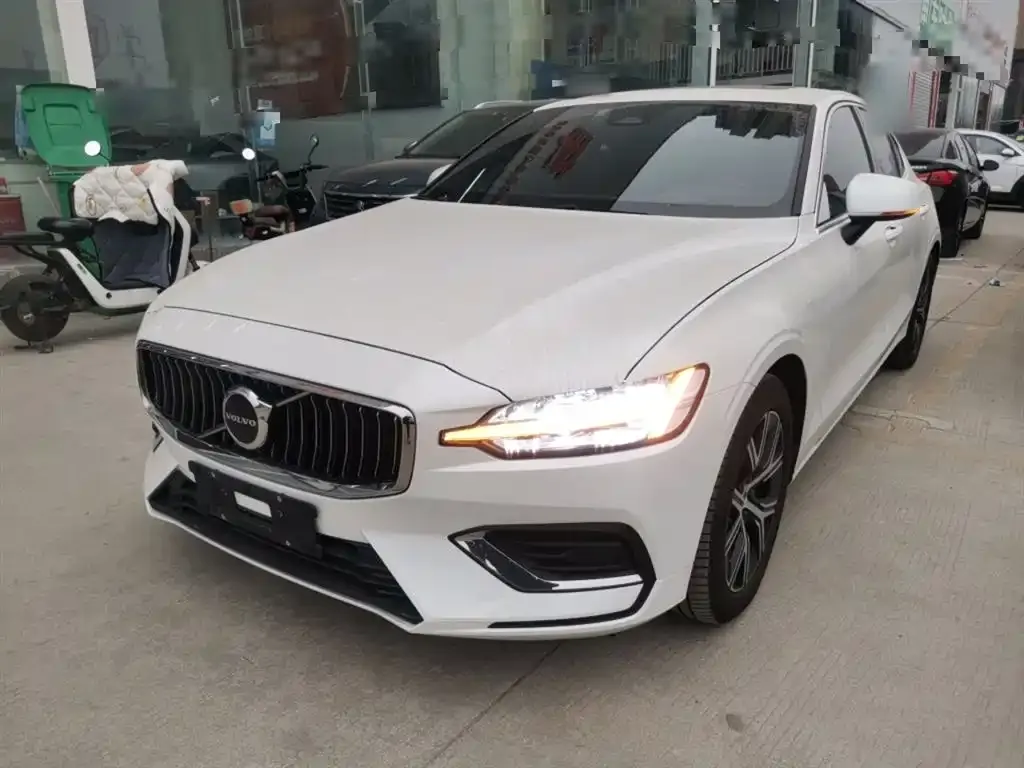 Volvo S60 2025 из CN, фото 1