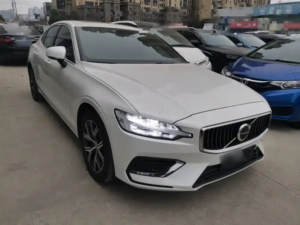 Volvo S60 2025 из CN, фото 7