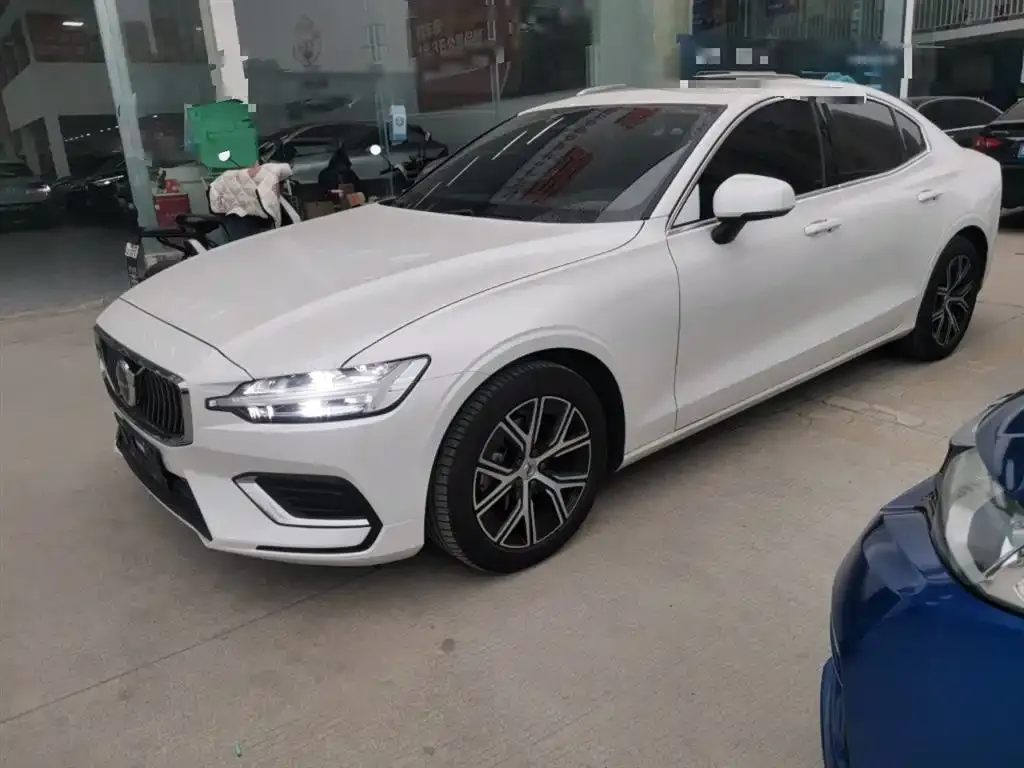 Volvo S60 2025 из CN, фото 9