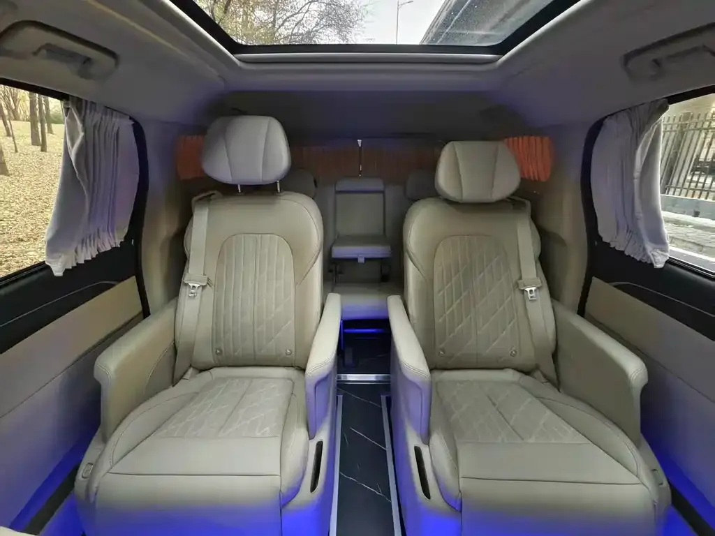 Buick GL8 2023 из CN, фото 9