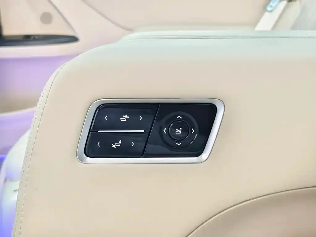 Buick GL8 2023 из CN, фото 7