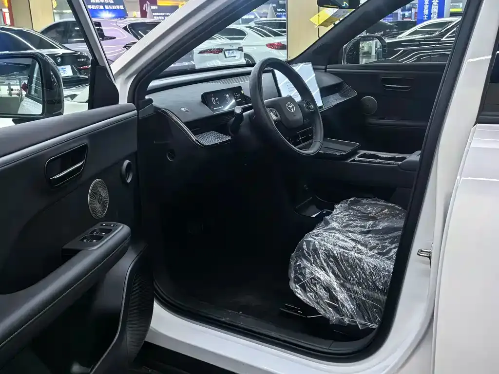 Toyota Platinum 3X 2025 из CN, фото 6