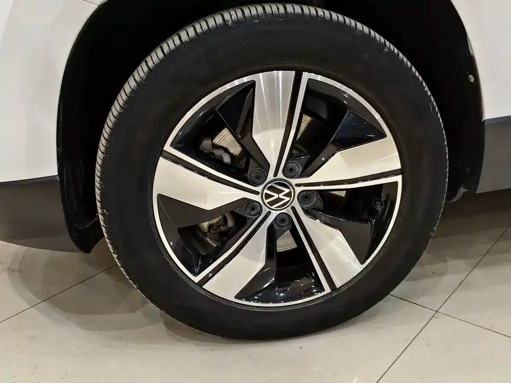 Volkswagen Tharu — фото 2