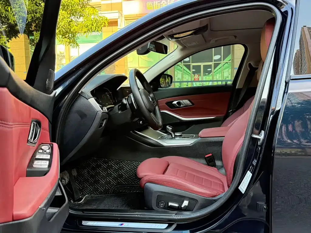 BMW 3 Series 2021 из CN, фото 10
