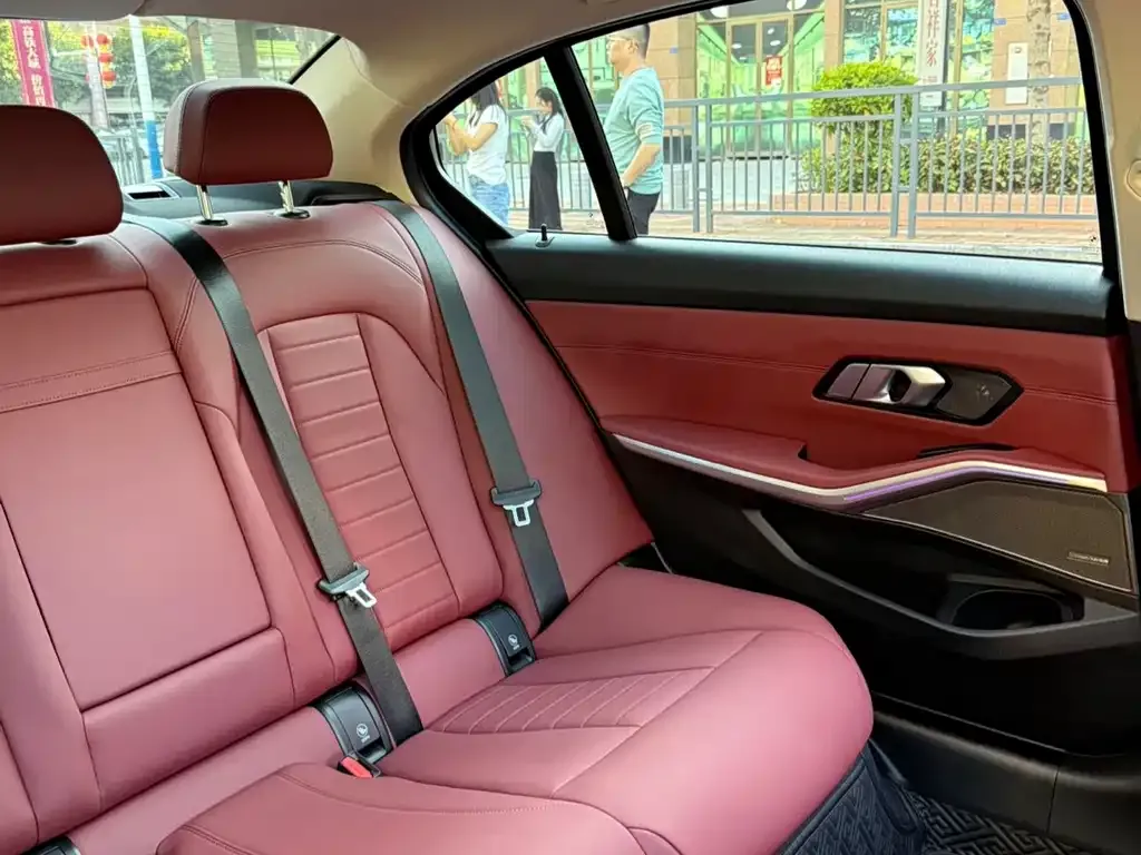 BMW 3 Series 2021 из CN, фото 2