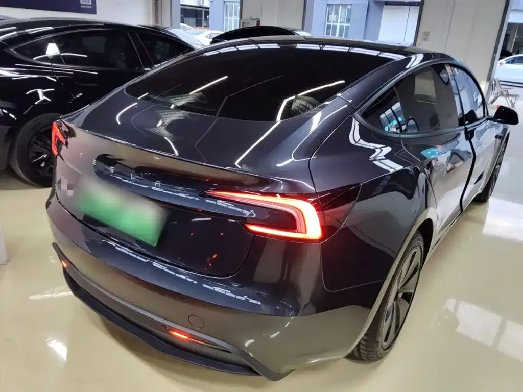 Tesla Model 3 2025 из CN, фото 4