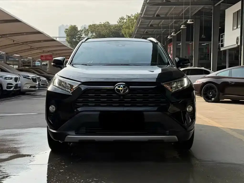 Toyota RAV4 2022 из CN, фото 4