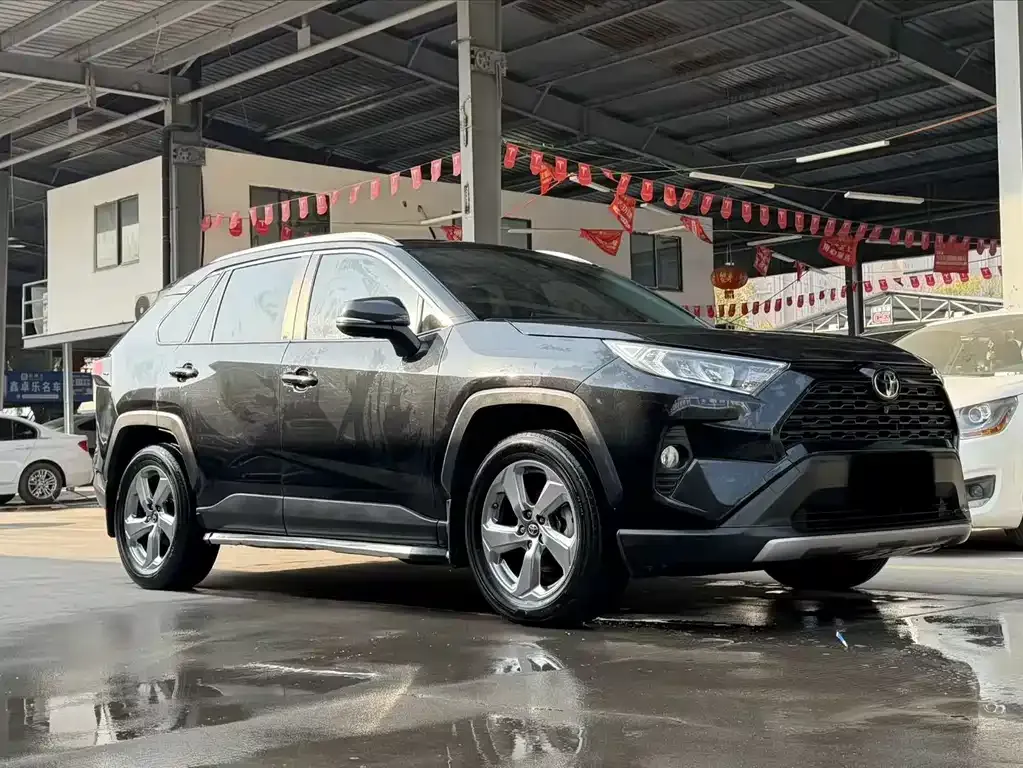 Toyota RAV4 2022 из CN, фото 2