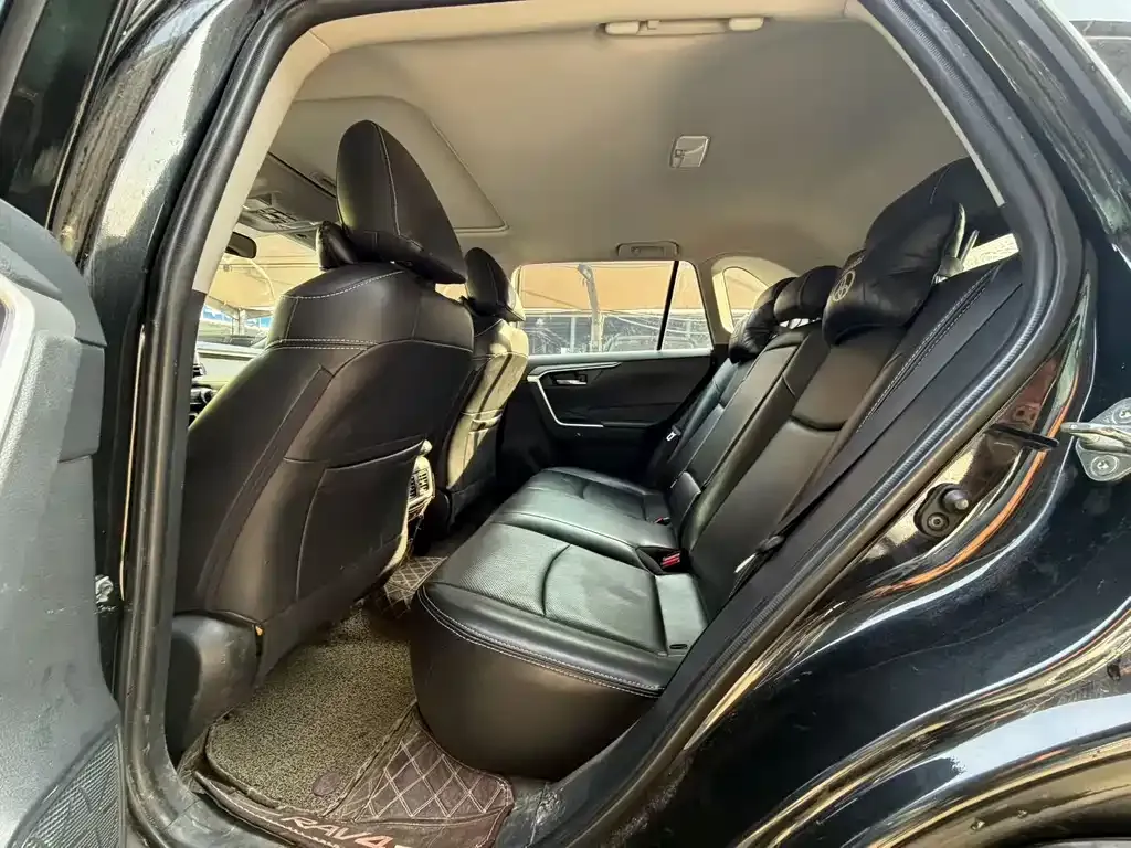 Toyota RAV4 2022 из CN, фото 3
