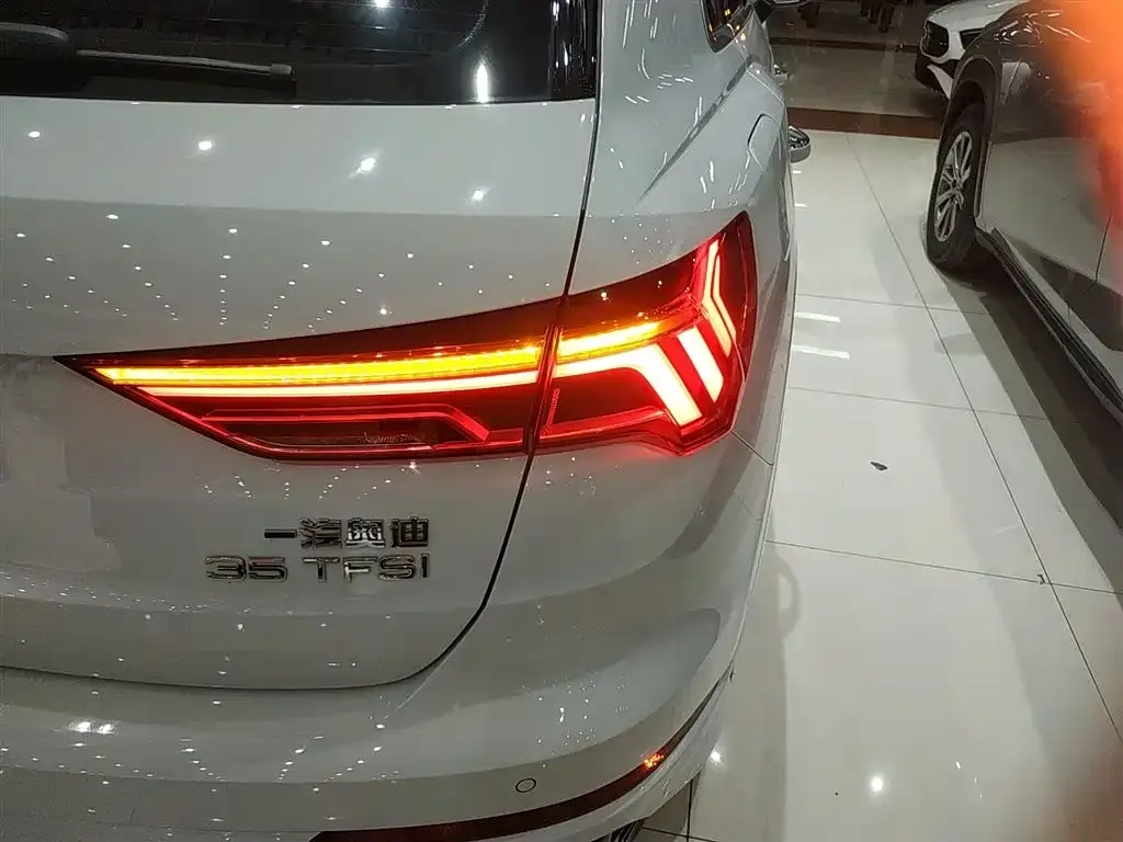 Audi Q3 2024 из CN, фото 5