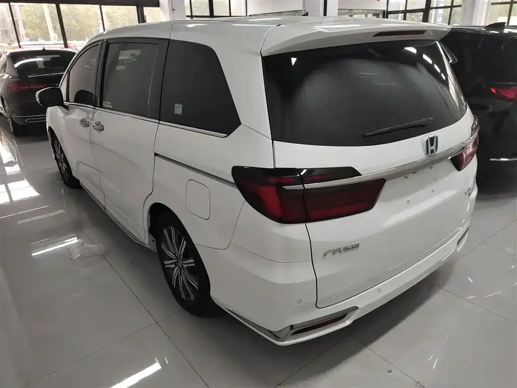Honda Odyssey 2023 из CN, фото 2