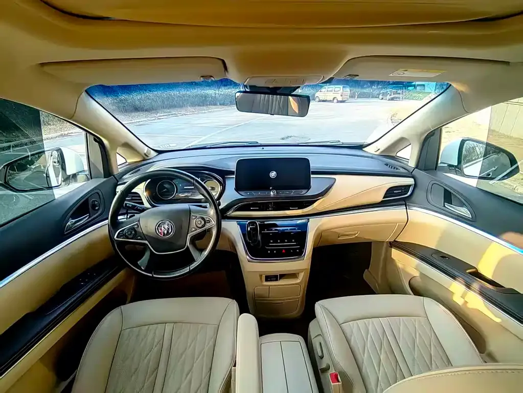 Buick GL8 2023 из CN, фото 2