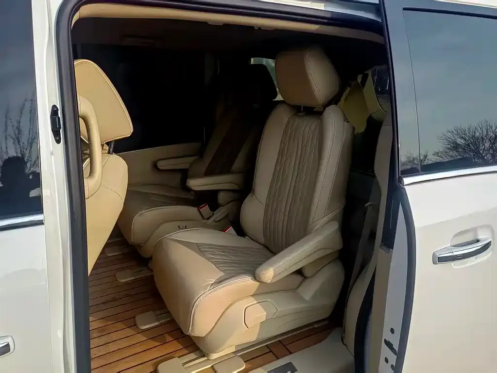 Buick GL8 2023 из CN, фото 4