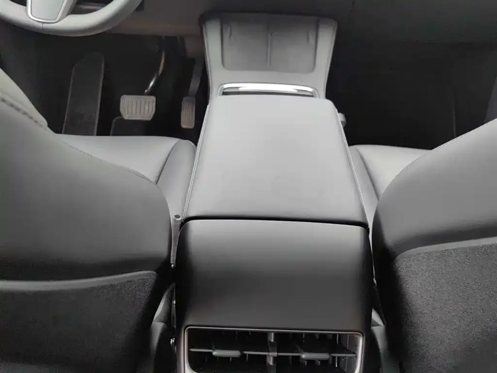 Tesla Model Y 2023 из CN, фото 2