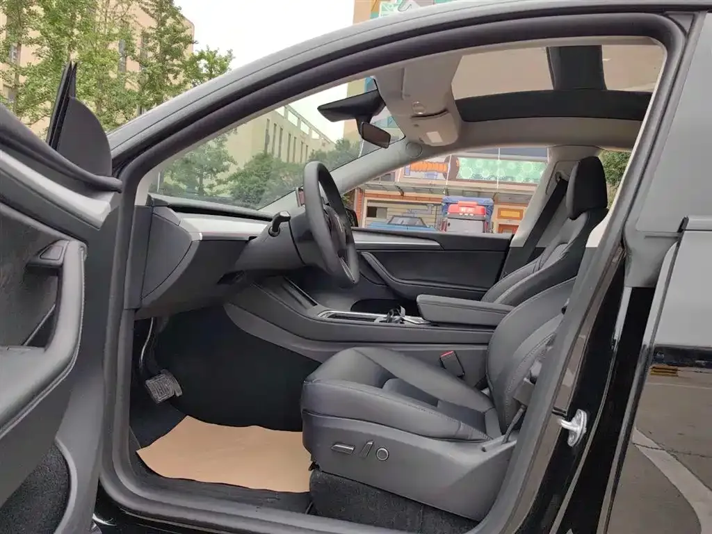 Tesla Model Y 2023 из CN, фото 10
