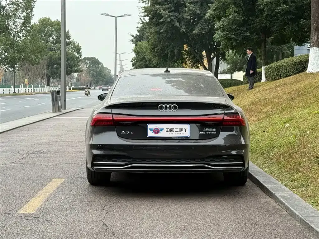 Audi A7L 2024 из CN, фото 8