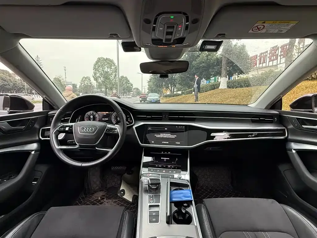 Audi A7L 2024 из CN, фото 9