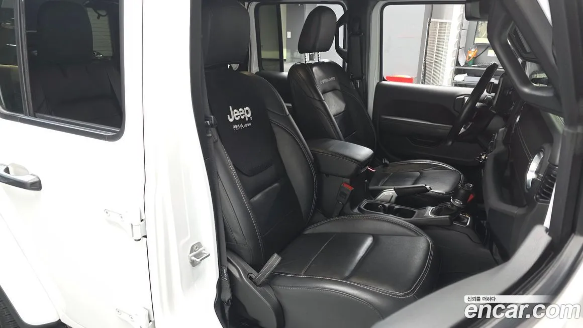 Jeep Wrangler — фото 10