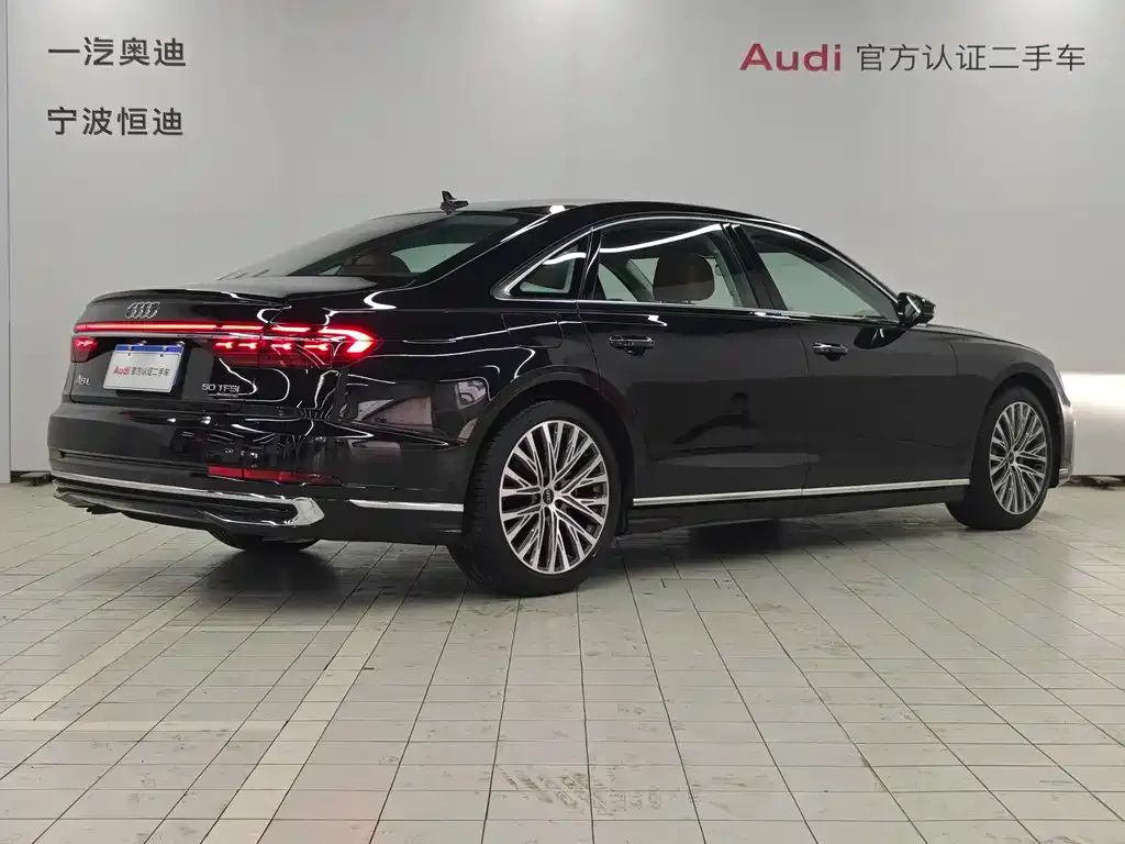 Audi A8 2024 из CN, фото 2