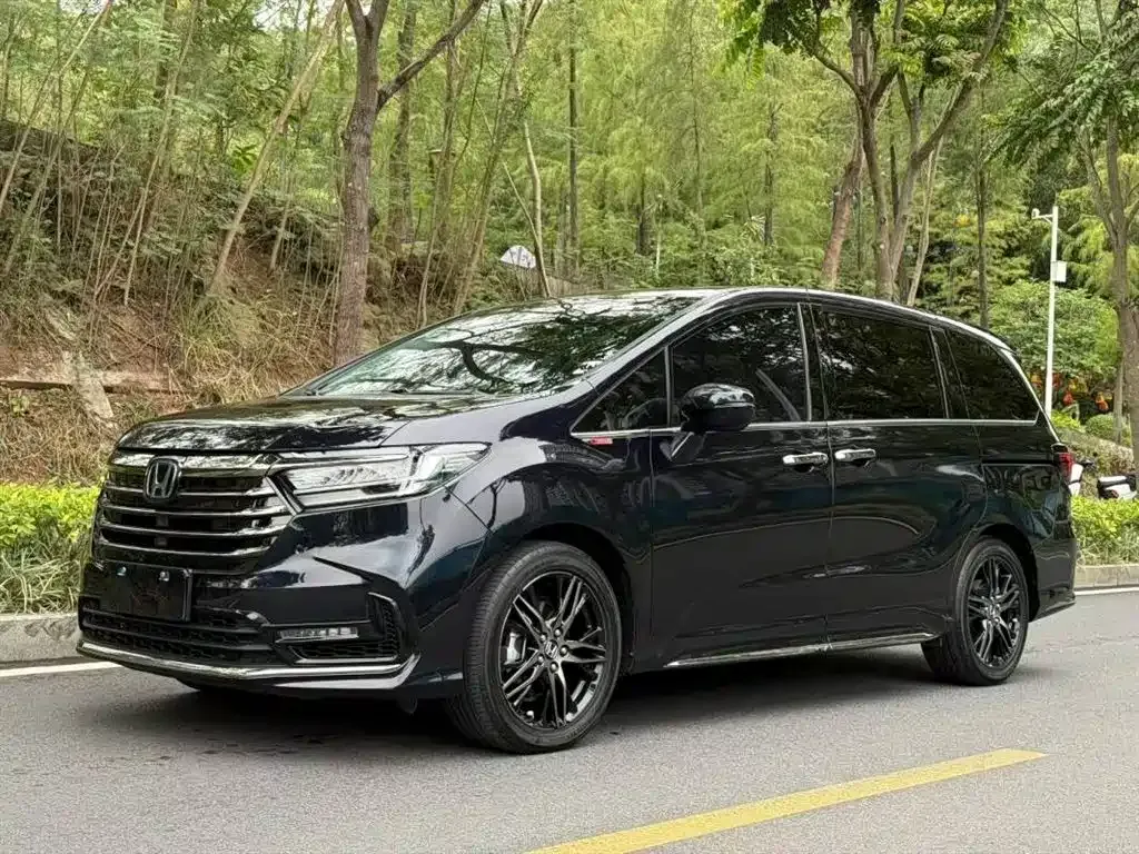 Honda Odyssey — фото 1