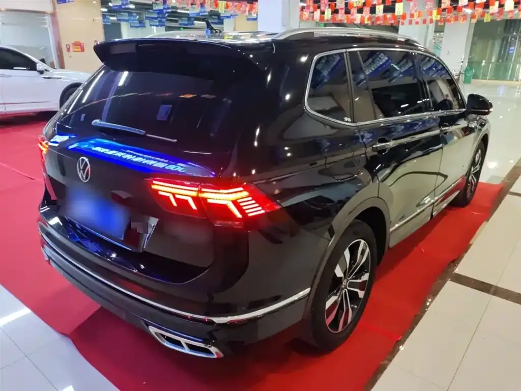 Volkswagen Tiguan L 2022 из CN, фото 3
