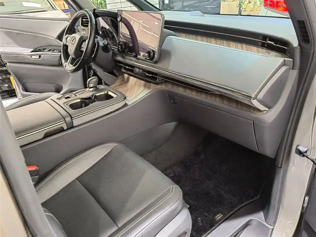 Lexus LM 2024 из CN, фото 2