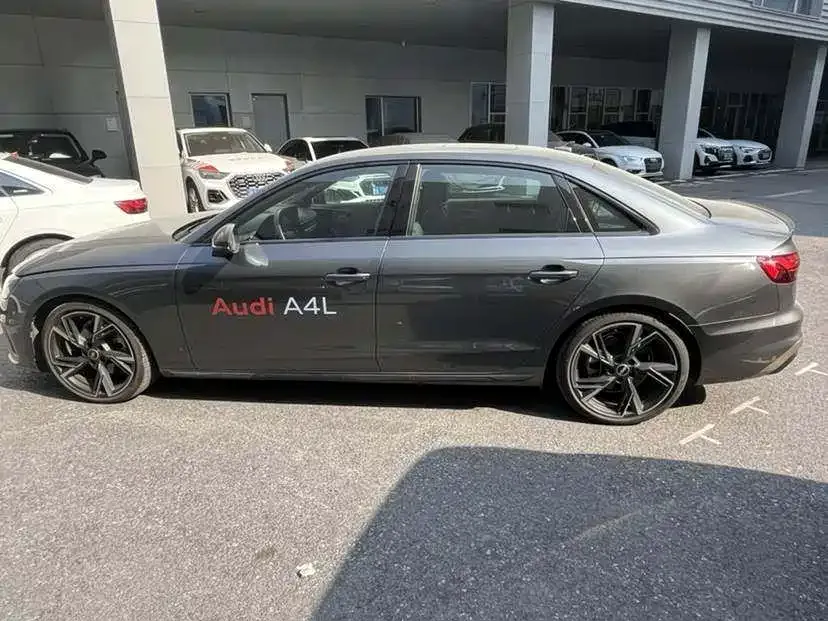 Audi A4L 2024 из CN, фото 6