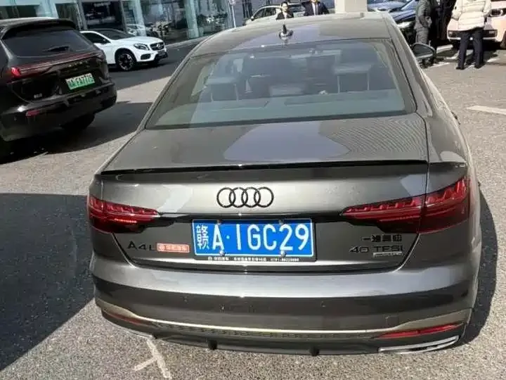 Audi A4L 2024 из CN, фото 4
