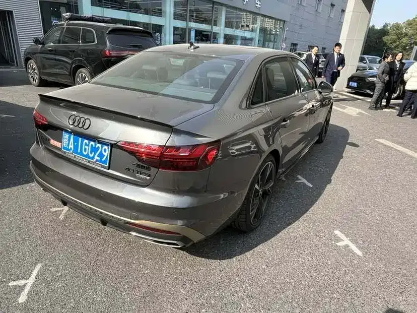 Audi A4L 2024 из CN, фото 10