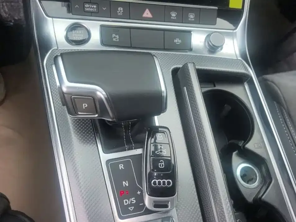 Audi A6L New Energy — фото 8
