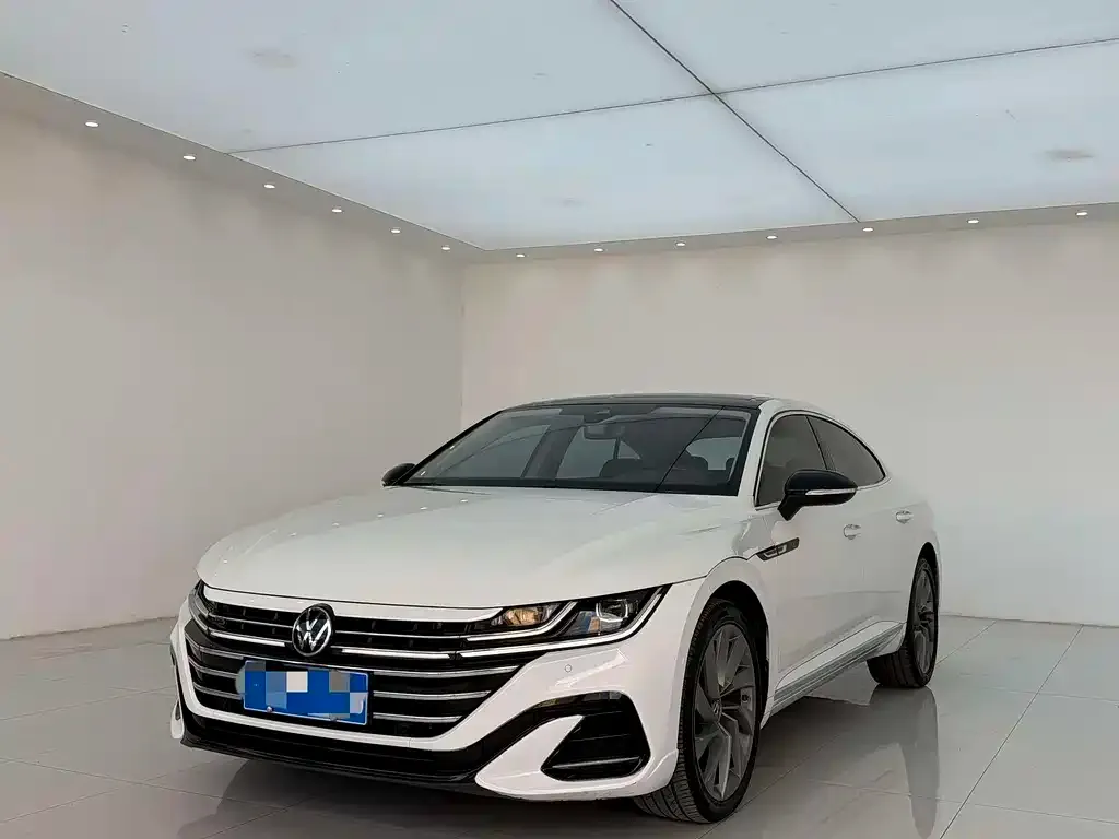 Volkswagen CC 2023 из CN, фото 1